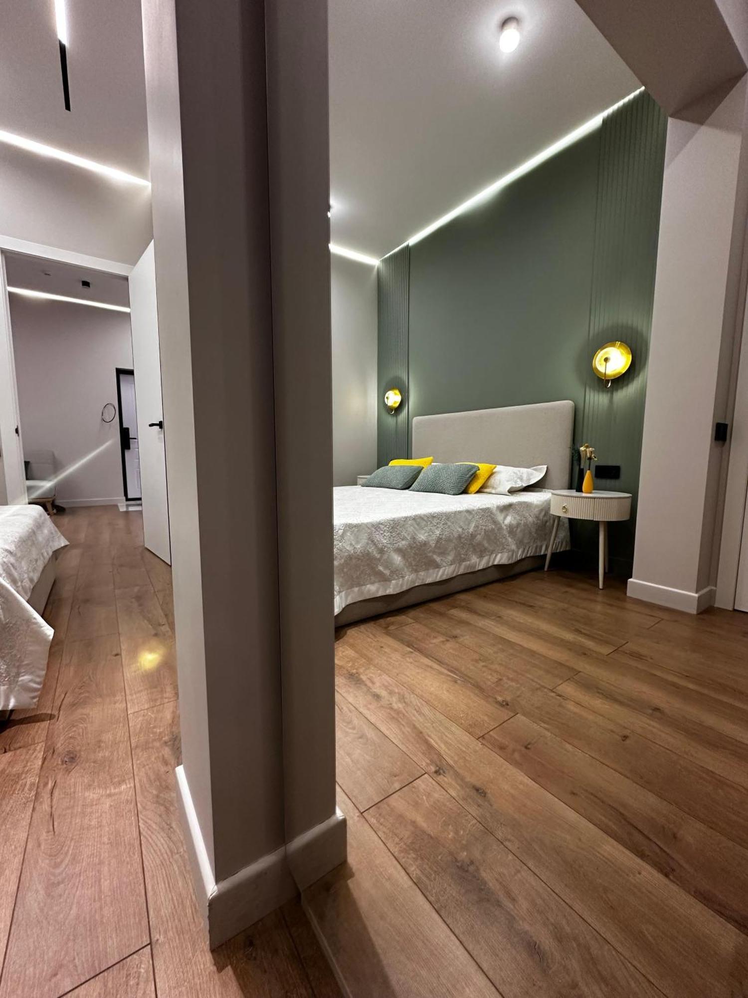 Luxury Two-room With Breathtaking Mountain And Mega Mall Views