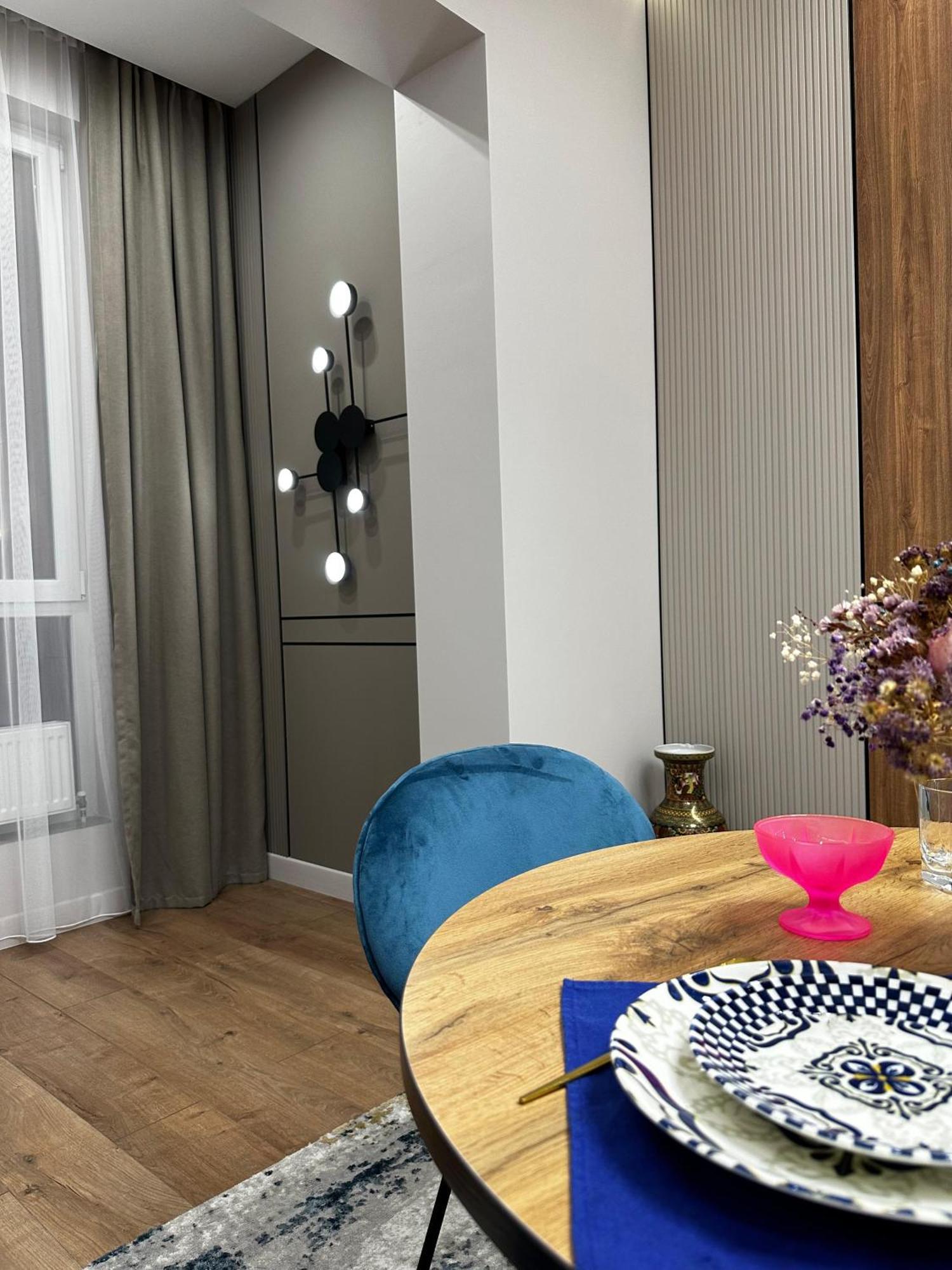 Luxury Two-room With Breathtaking Mountain And Mega Mall Views *