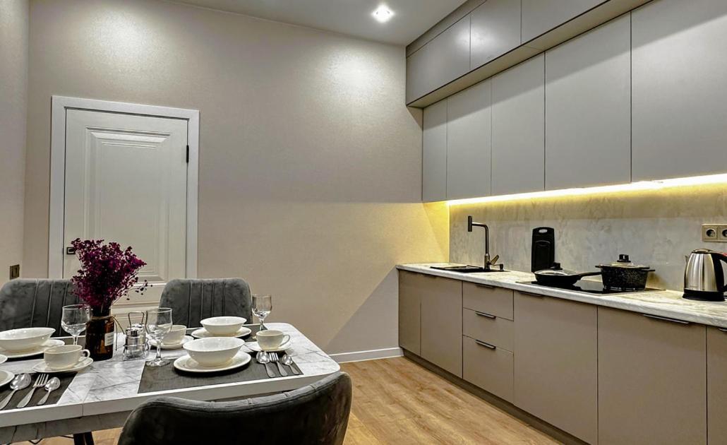 Luxury Two-room With Breathtaking Mountain And Mega Mall Views *