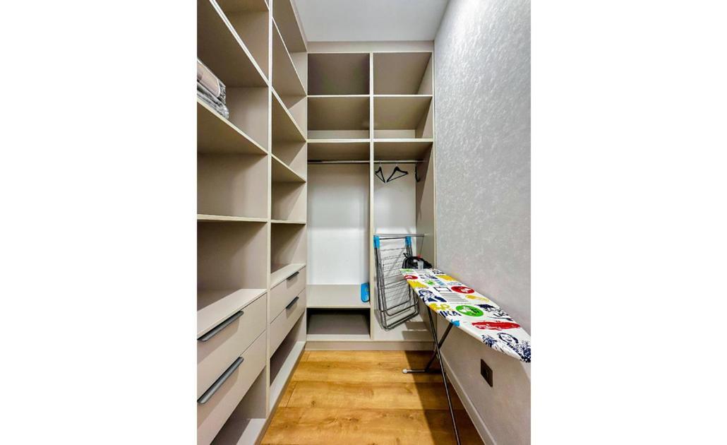 Apartment Luxury Two-room With Breathtaking Mountain And Mega Mall Views *